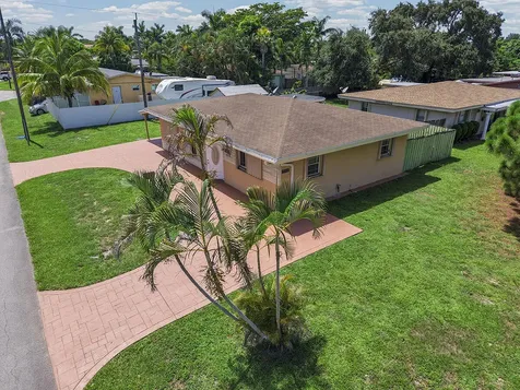 2100 N 57th Avenue Hollywood FL 33021