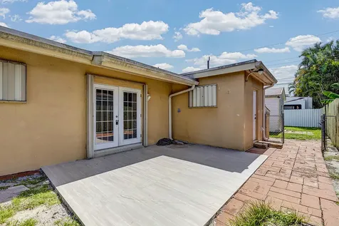 2100 N 57th Avenue Hollywood FL 33021