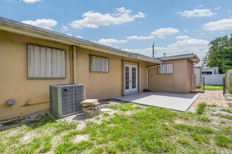 2100 N 57th Avenue Hollywood FL 33021
