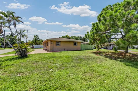 2100 N 57th Avenue Hollywood FL 33021