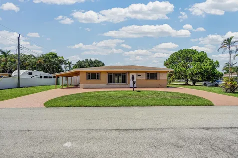 2100 N 57th Avenue Hollywood FL 33021