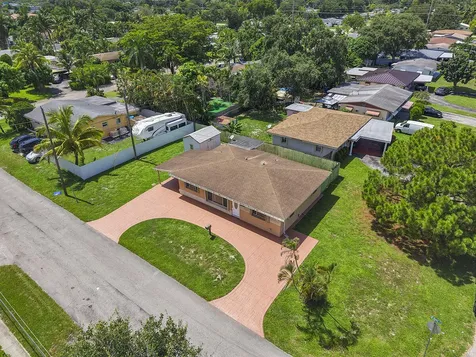 2100 N 57th Avenue Hollywood FL 33021