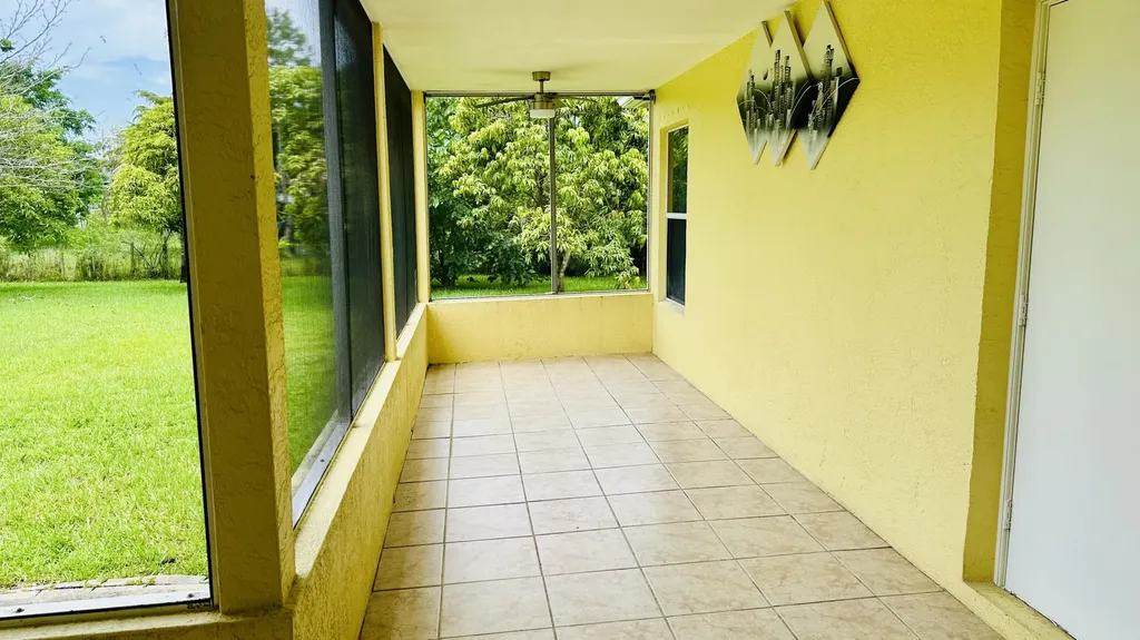 16611 68th Street N The Acreage FL 33470