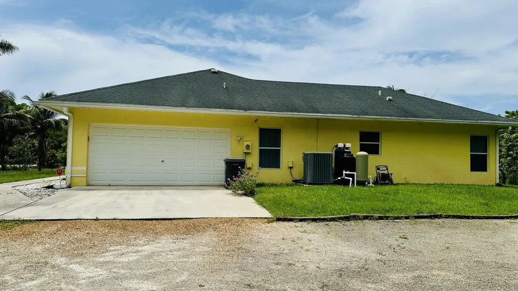 16611 68th Street N The Acreage FL 33470