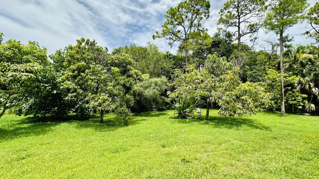 16611 68th Street N The Acreage FL 33470