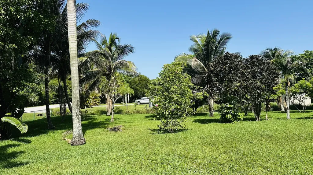16611 68th Street N The Acreage FL 33470