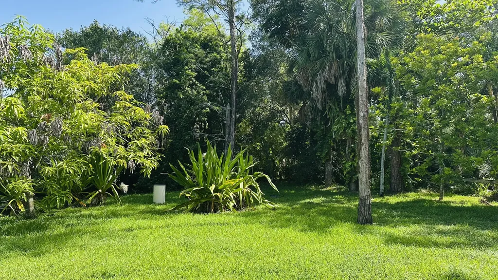 16611 68th Street N The Acreage FL 33470