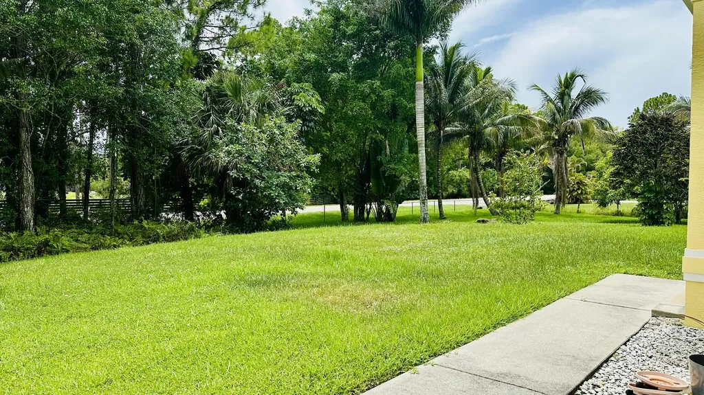 16611 68th Street N The Acreage FL 33470