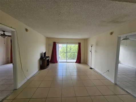 4172 Inverrary Drive Lauderhill FL 33319