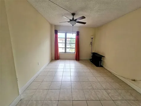 4172 Inverrary Drive Lauderhill FL 33319