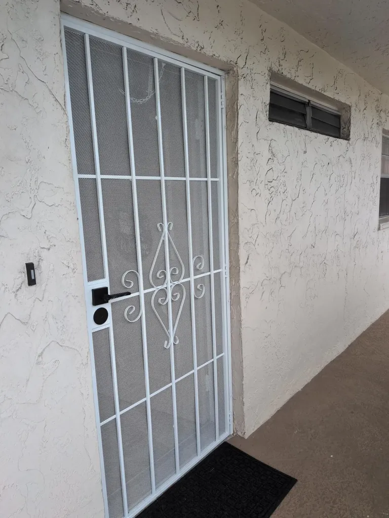 2601 NE 3rd Court Boynton Beach FL 33435