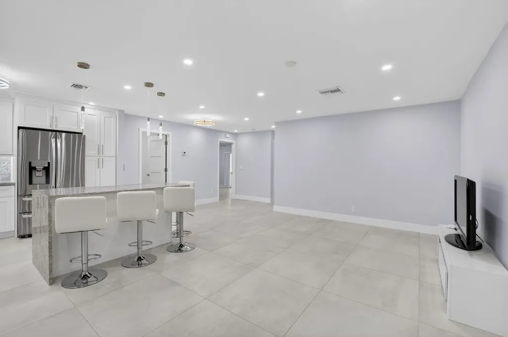 6049 Via Diana Delray Beach FL 33484