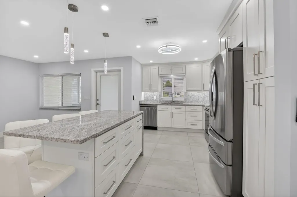 6049 Via Diana Delray Beach FL 33484