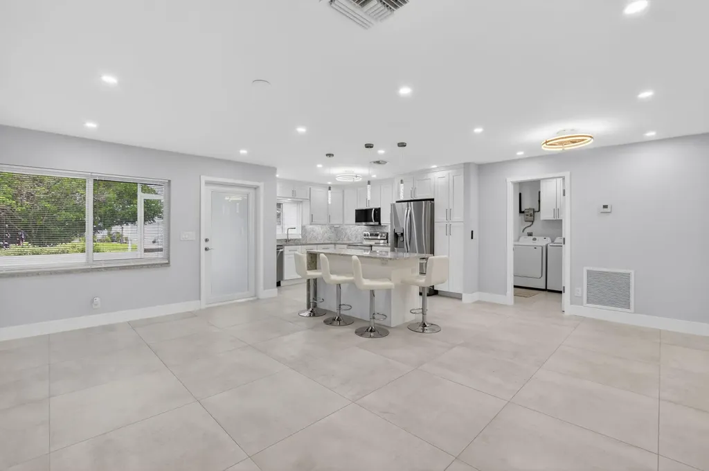 6049 Via Diana Delray Beach FL 33484