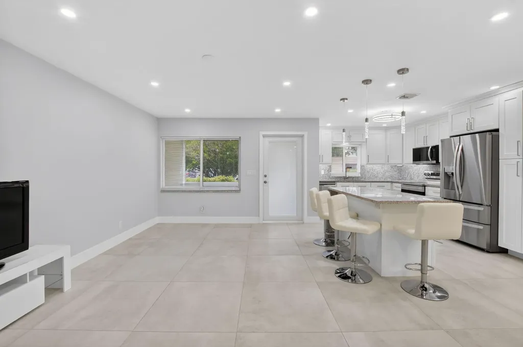 6049 Via Diana Delray Beach FL 33484