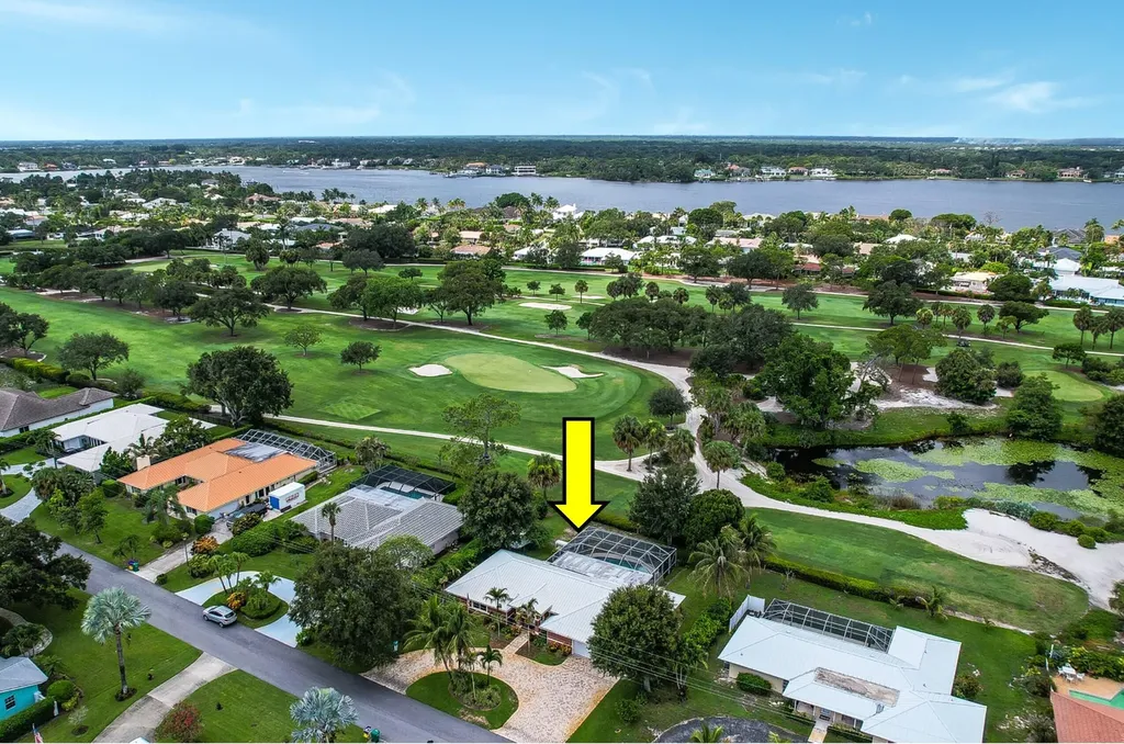 249 Fairway W Tequesta FL 33469