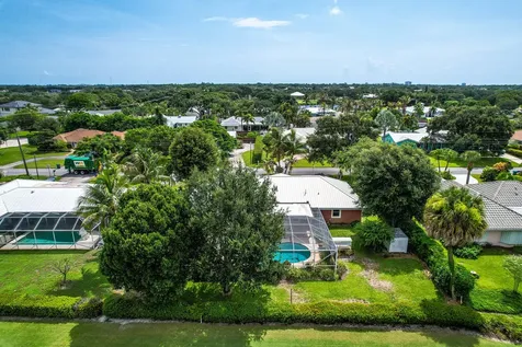 249 Fairway W Tequesta FL 33469
