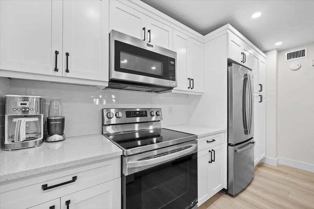 221 Brackenwood Terrace Palm Beach Gardens FL 33418