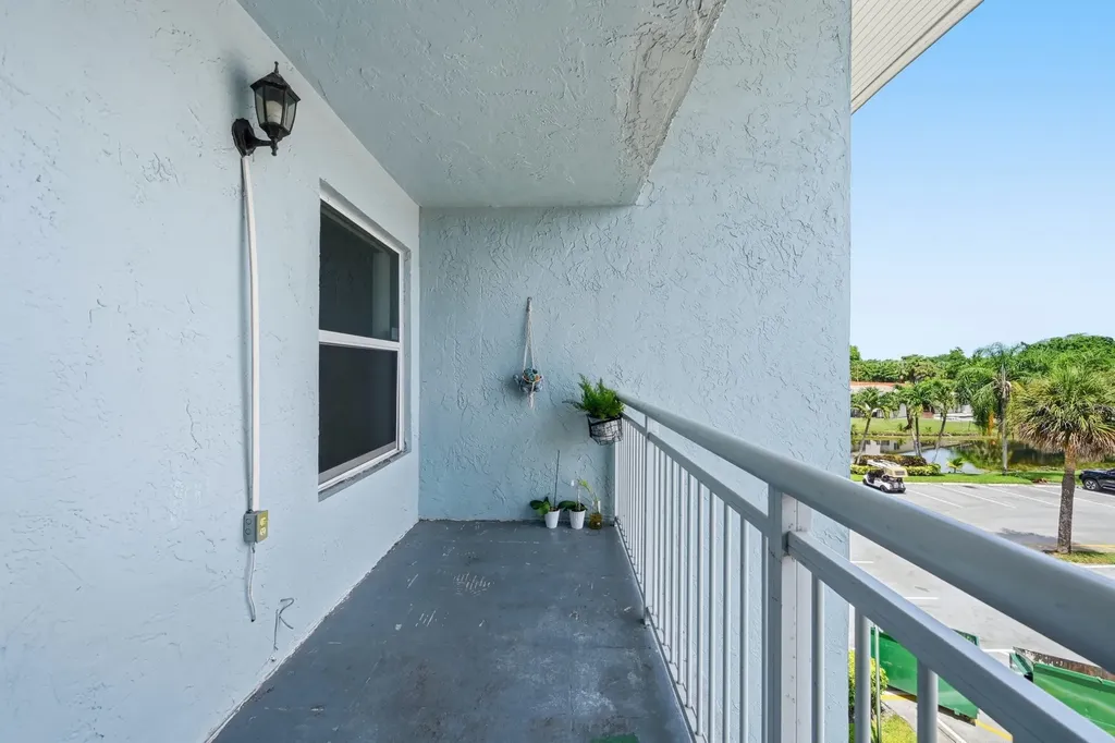505 S Pine Island Road Plantation FL 33324