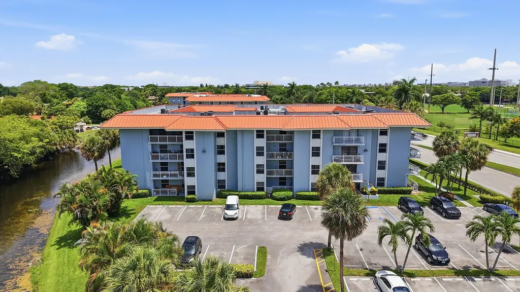 505 S Pine Island Road Plantation FL 33324