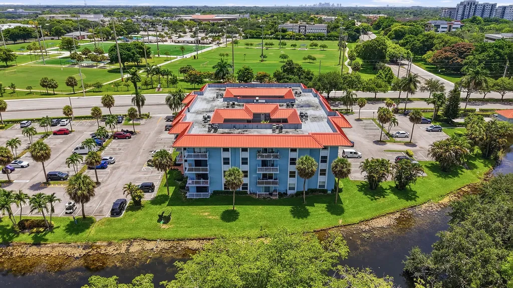 505 S Pine Island Road Plantation FL 33324