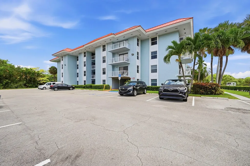 505 S Pine Island Road Plantation FL 33324