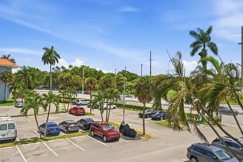 505 S Pine Island Road Plantation FL 33324