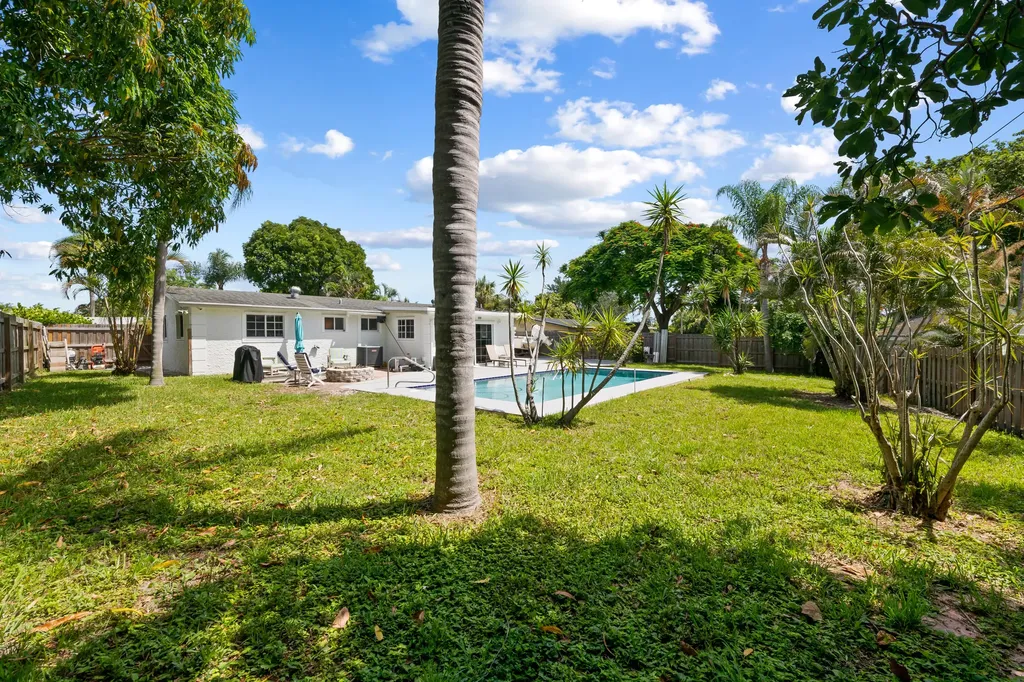 12104 Hillman Drive Palm Beach Gardens FL 33410