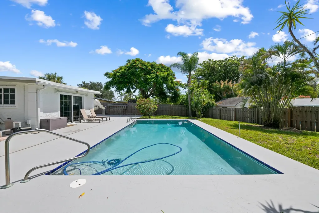 12104 Hillman Drive Palm Beach Gardens FL 33410