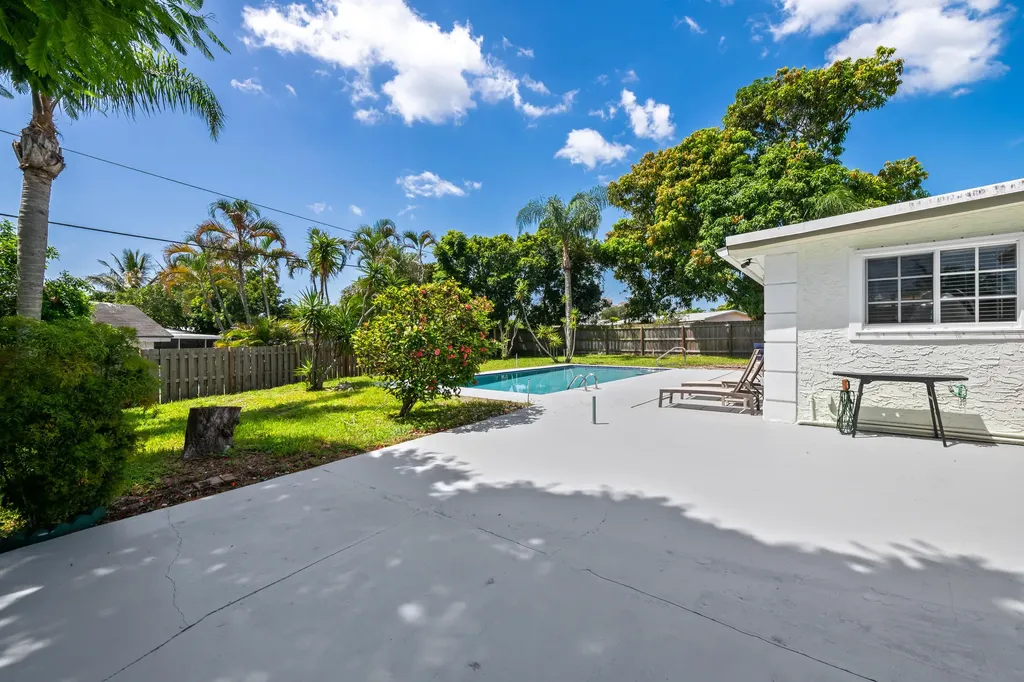 12104 Hillman Drive Palm Beach Gardens FL 33410