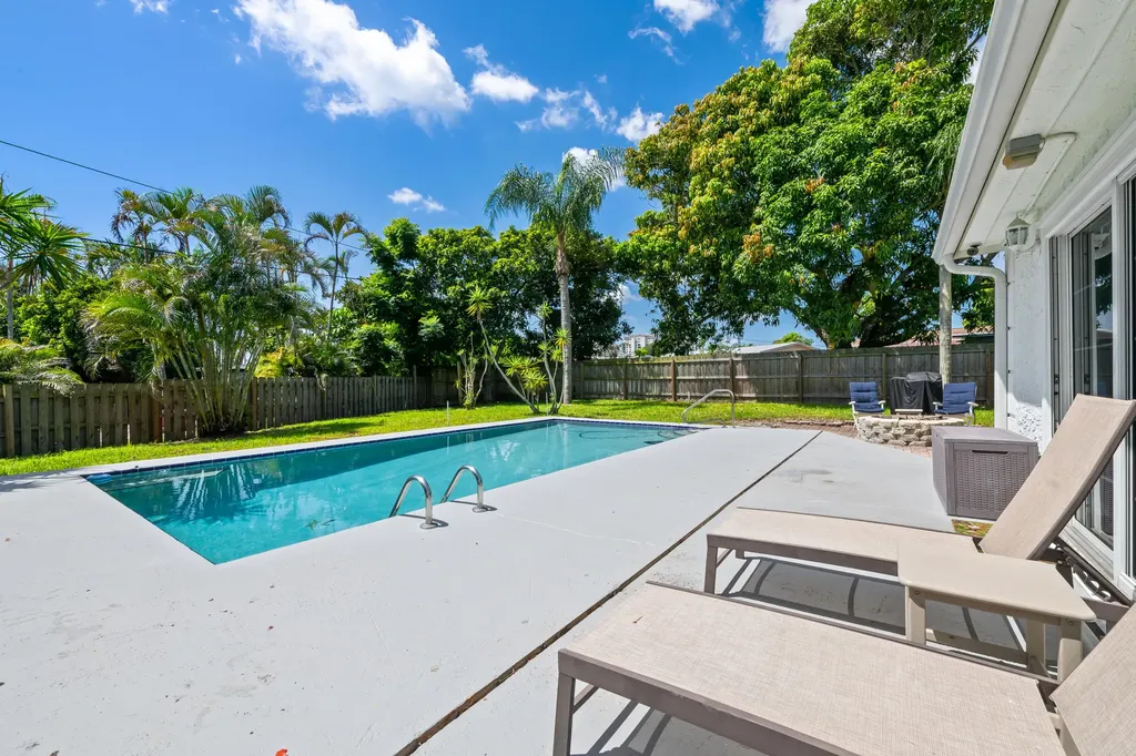 12104 Hillman Drive Palm Beach Gardens FL 33410