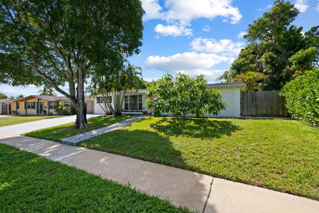 12104 Hillman Drive Palm Beach Gardens FL 33410