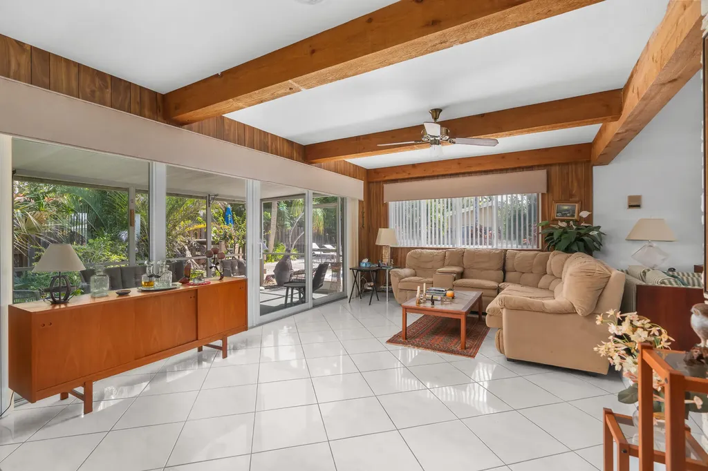 2625 NE 35th Street Fort Lauderdale FL 33306