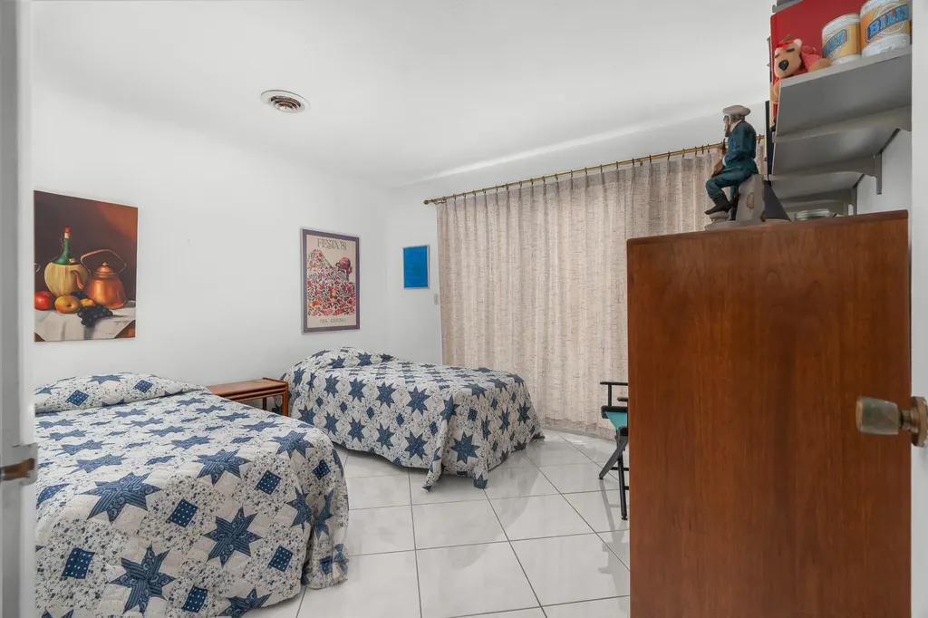 2625 NE 35th Street Fort Lauderdale FL 33306