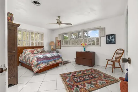 2625 NE 35th Street Fort Lauderdale FL 33306