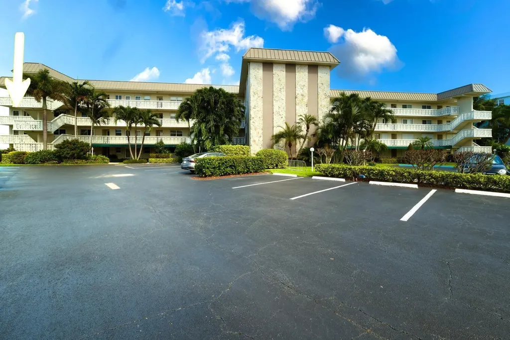 52 Yacht Club Drive North Palm Beach FL 33408