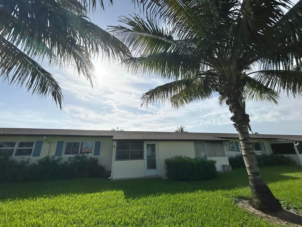 2844 Crosley Drive E West Palm Beach FL 33415