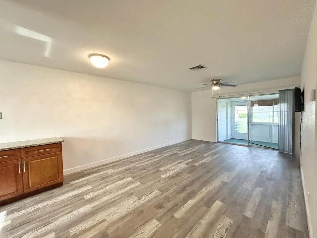 2844 Crosley Drive E West Palm Beach FL 33415