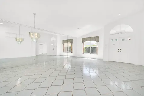 8799 Sonoma Lake Boulevard Boca Raton FL 33434