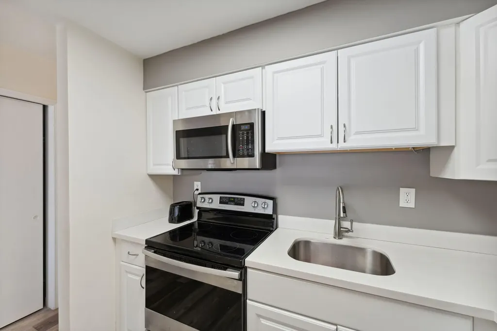 1450 NE 170th Street North Miami Beach FL 33162