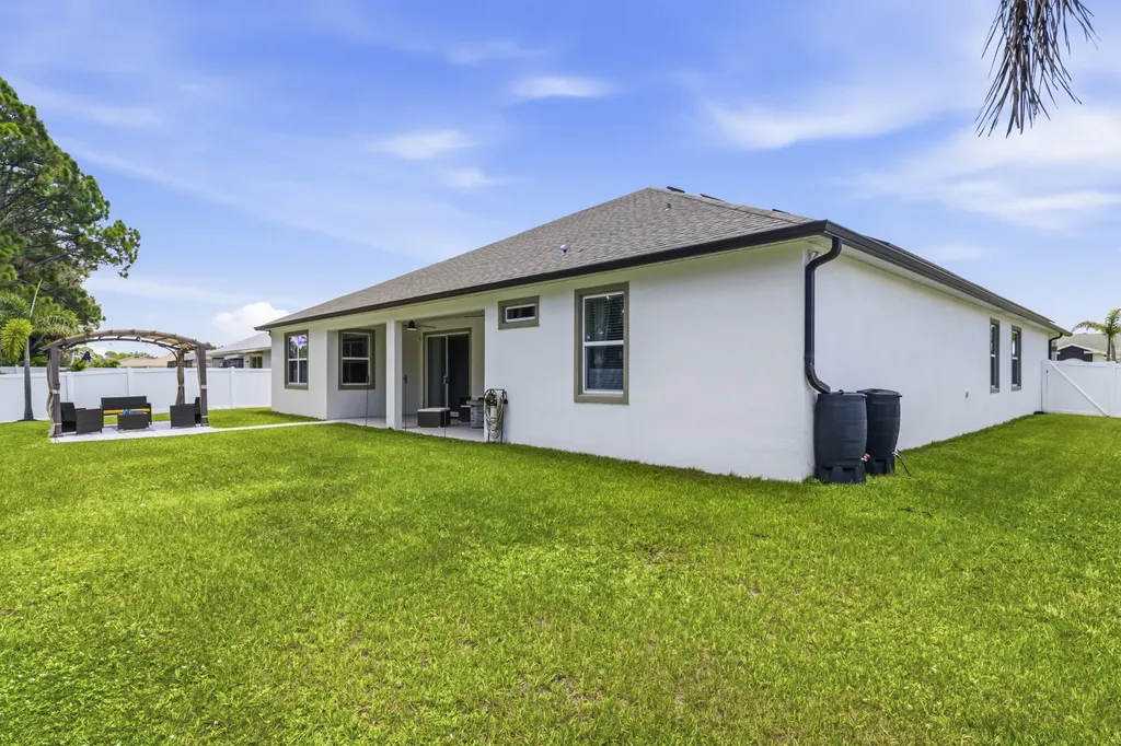 179 SW De Gouvea Terrace Port St Lucie FL 34984