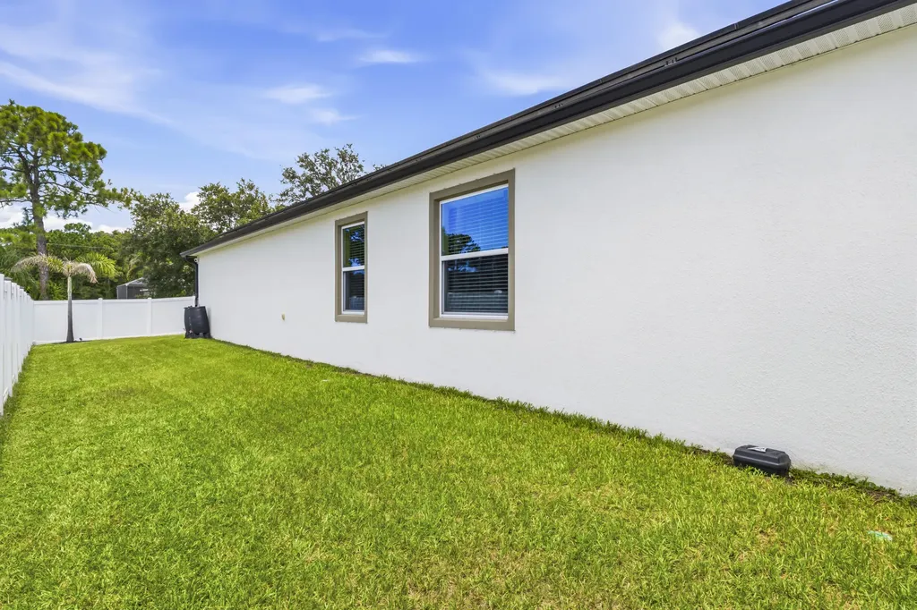 179 SW De Gouvea Terrace Port St Lucie FL 34984