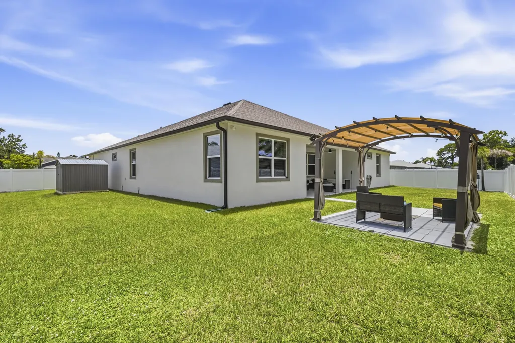 179 SW De Gouvea Terrace Port St Lucie FL 34984