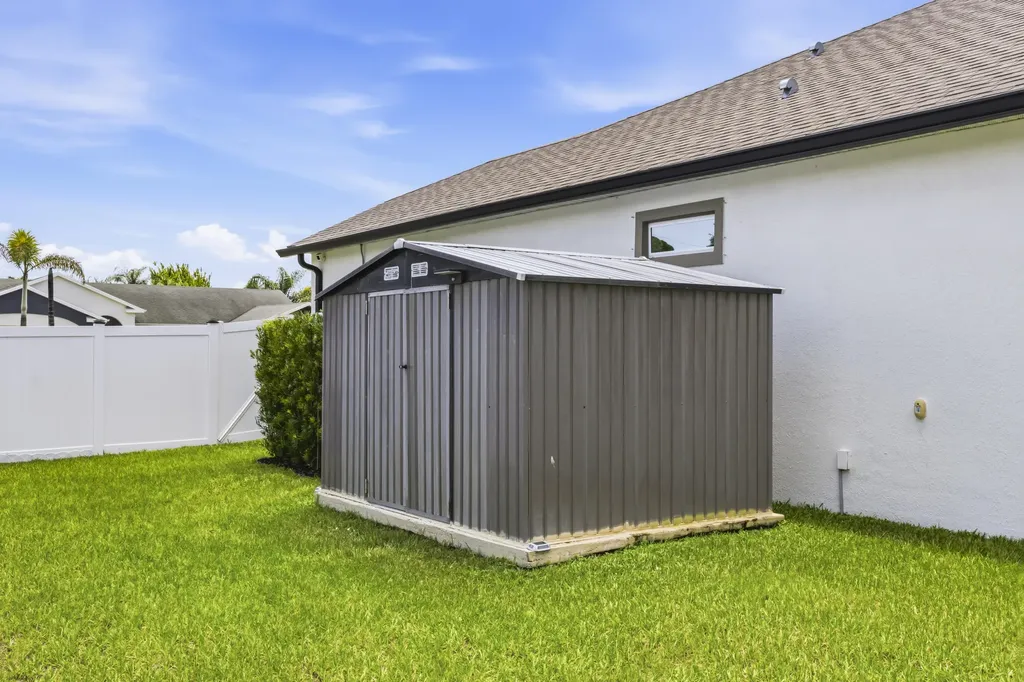 179 SW De Gouvea Terrace Port St Lucie FL 34984