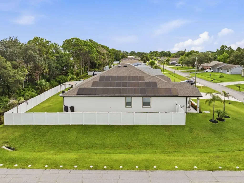 179 SW De Gouvea Terrace Port St Lucie FL 34984