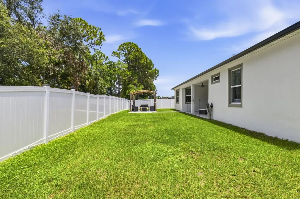 179 SW De Gouvea Terrace Port St Lucie FL 34984