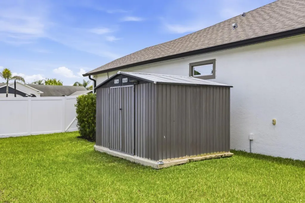 179 SW De Gouvea Terrace Port St Lucie FL 34984