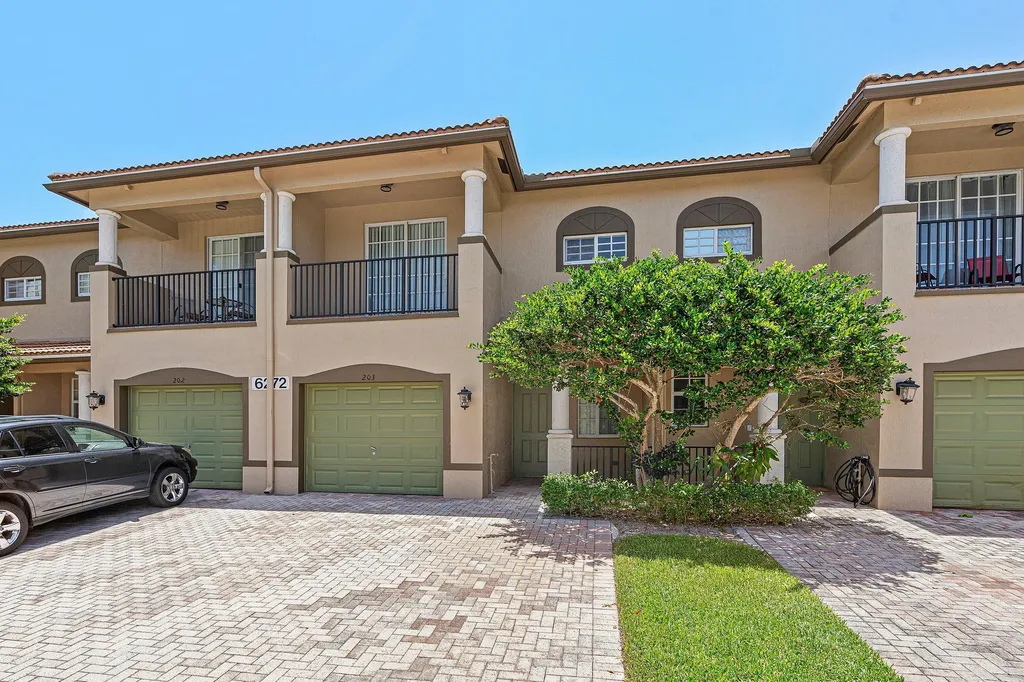6272 S Military Trail Lake Worth FL 33463