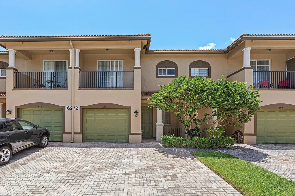 6272 S Military Trail Lake Worth FL 33463