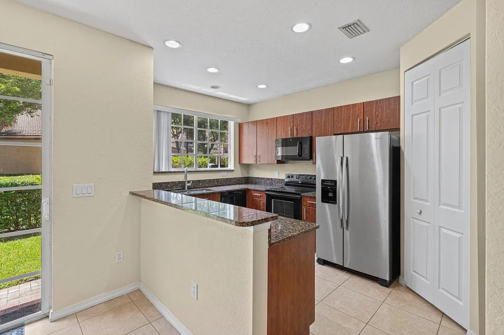 6272 S Military Trail Lake Worth FL 33463